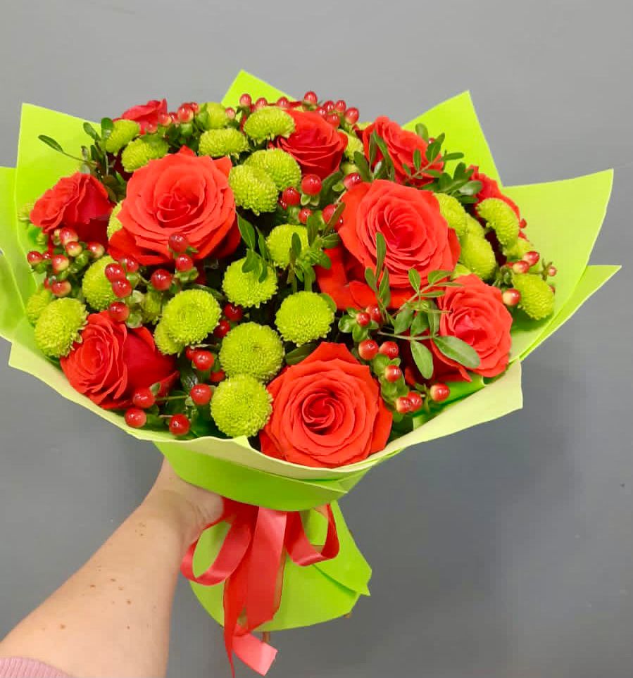 Букет цветов из: Хризантемы и Розы в Николо-Варваринке