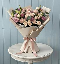 Букет цветов из:  Розы и Лизиантусы в Николо-Варваринке