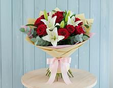 Букет цветов из:  Лилии и Розы в Николо-Варваринке