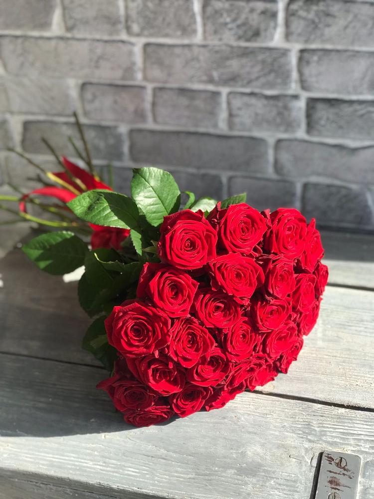Букет Красные розы Фридом в Николо-Варваринке