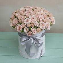 Цветочная композиция из Розы в шляпной коробке в Николо-Варваринке