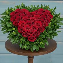 Цветочная композиция из Розы в виде сердца в Николо-Варваринке