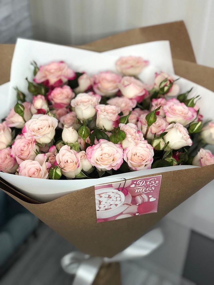 Букет цветов из: Розы в Николо-Варваринке