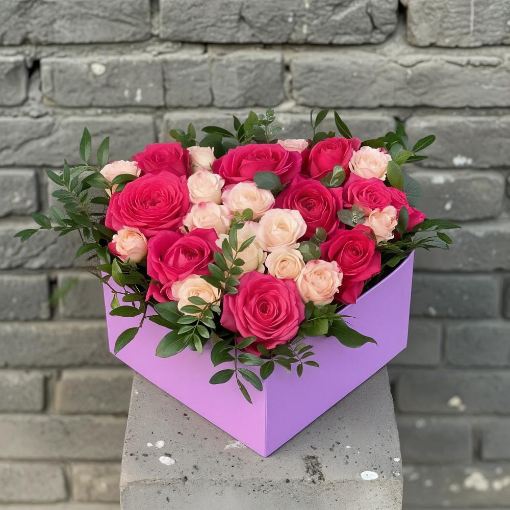Цветочная композиция из Розы в коробке в Николо-Варваринке