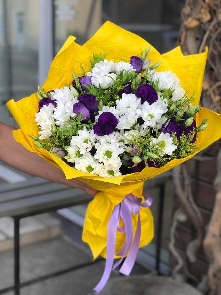 Букет цветов из: Ирисы, Хризантемы и Ромашки в Николо-Варваринке