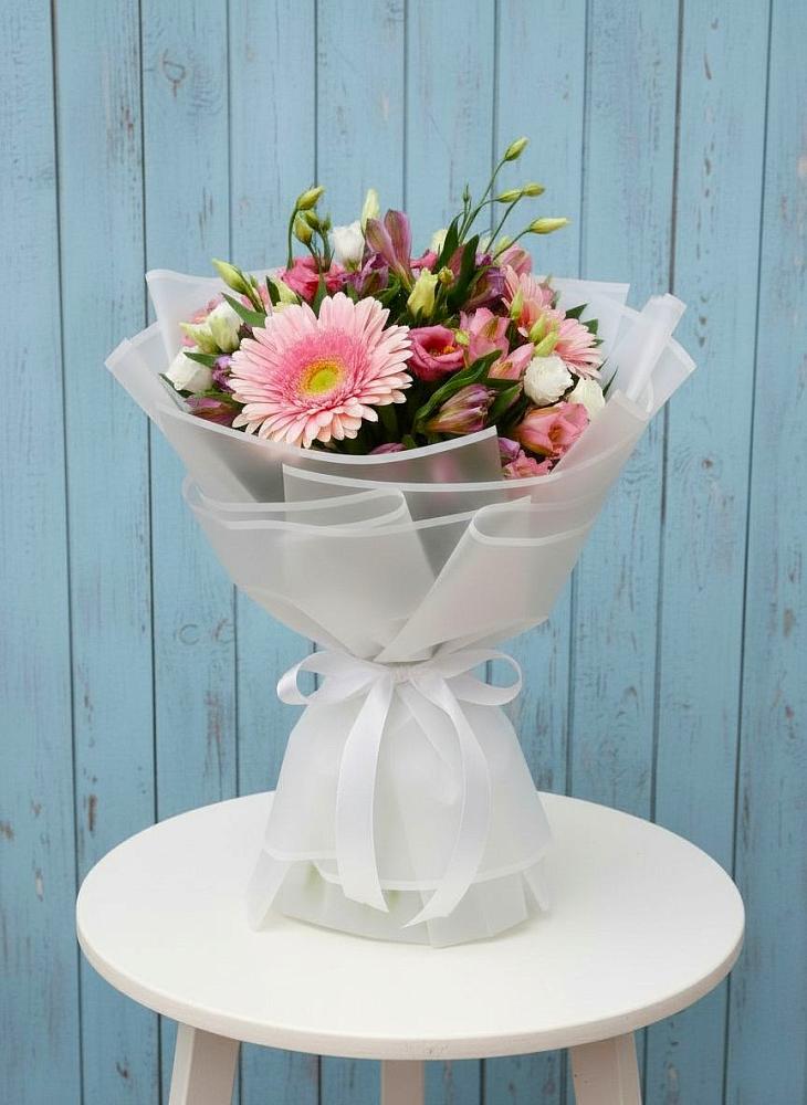 Букет цветов из: Герберы, Альстромерии и Лизиантусы в Николо-Варваринке