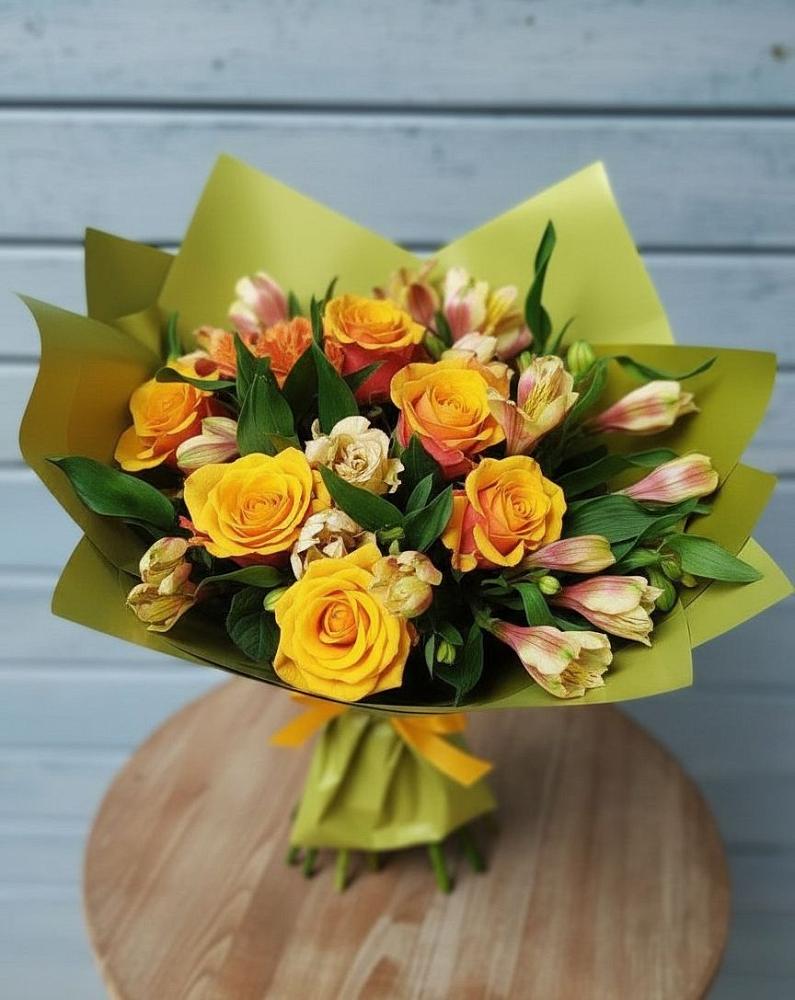 Букет цветов из: Альстромерии и Розы в Николо-Варваринке