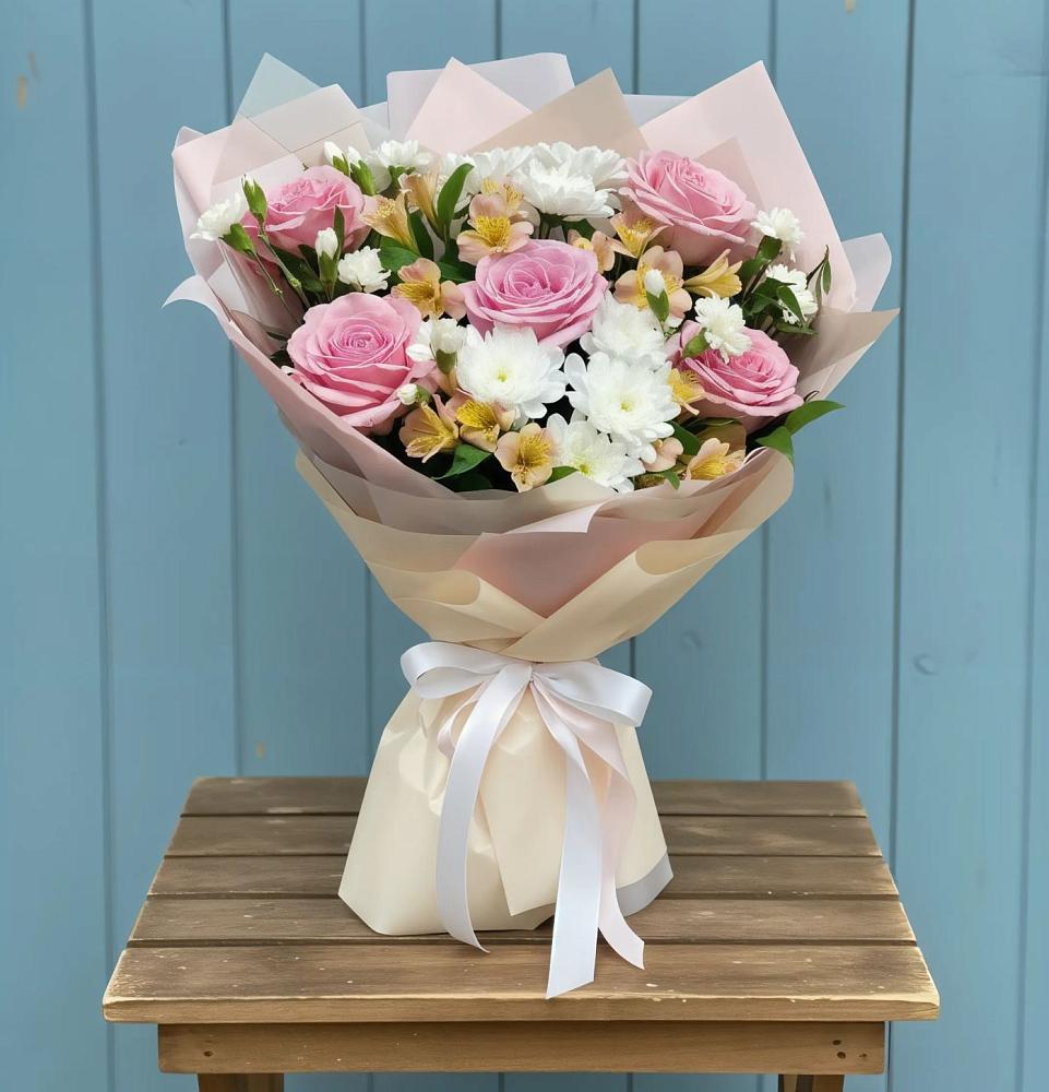 Букет цветов из: Гвоздики, Орхидеи и Розы в Николо-Варваринке