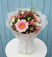 Букет цветов из:  Герберы, Альстромерии и Лизиантусы #REPLACE_PRED# Николо-Варваринке