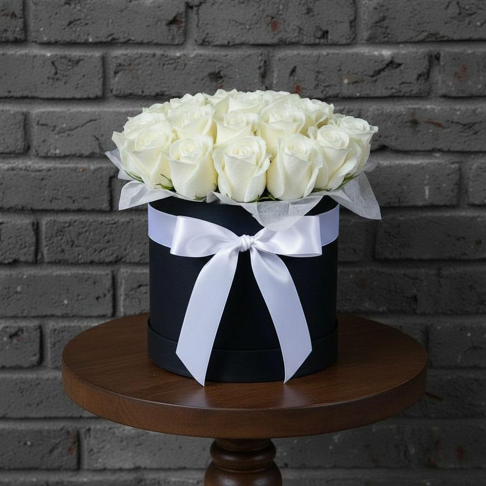 Цветочная композиция из Розы в шляпной коробке в Николо-Варваринке