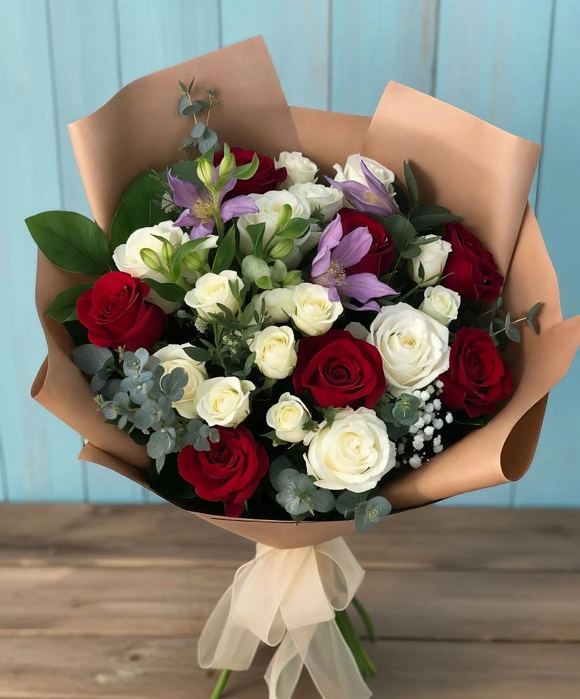 Букет цветов из: Розы и Альстромерии в Николо-Варваринке