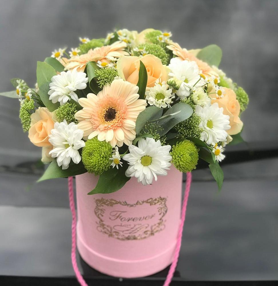 Цветочная композиция из Розы, Герберы и Хризантемы в шляпной коробке в Николо-Варваринке