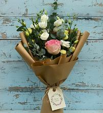 Букет цветов из:  Розы и Лизиантусы в Николо-Варваринке