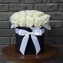 Цветочная композиция из Розы в шляпной коробке в Николо-Варваринке