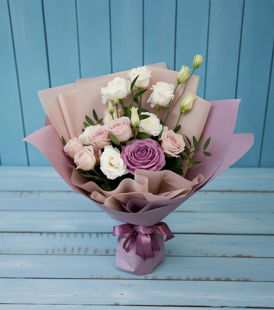 Букет цветов из: Розы и Лизиантусы в Николо-Варваринке