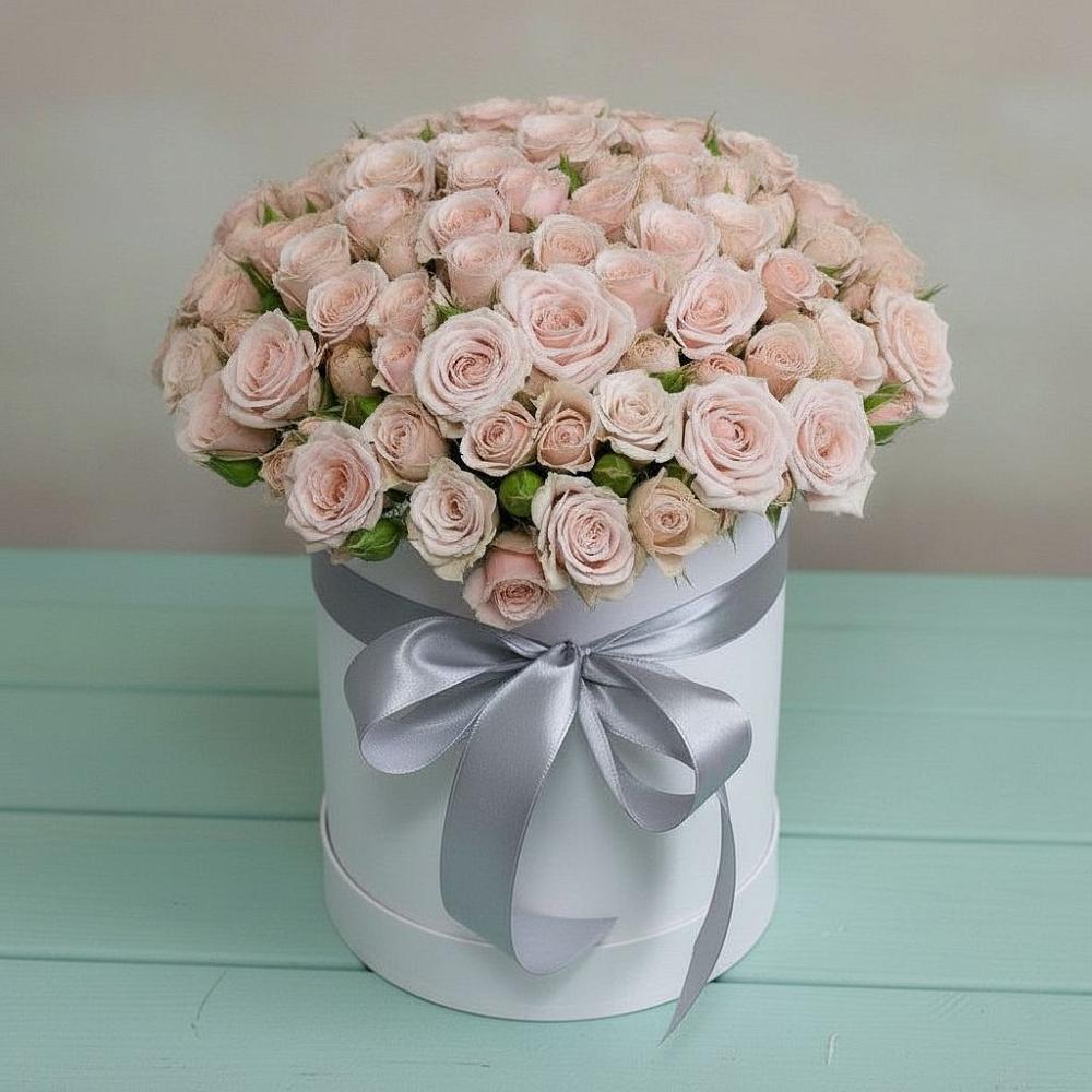 Цветочная композиция из Розы в шляпной коробке в Николо-Варваринке